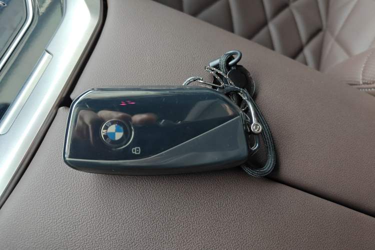 Used BMW 7 Series 2023 735Li M Sport Package Vehicle Key