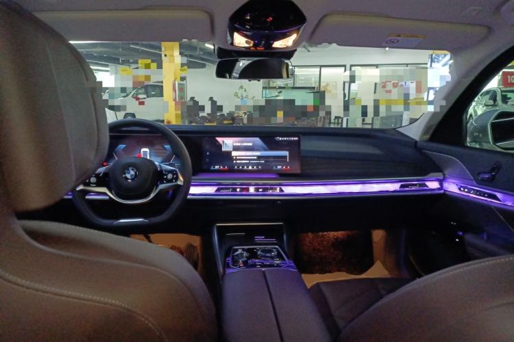 Used BMW 7 Series 2023 735Li Luxury Package Center Console