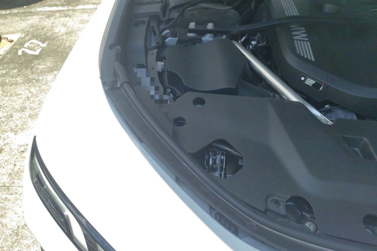 Used BMW 7 Series 2023 735Li M Sport Package Engine Bay Right