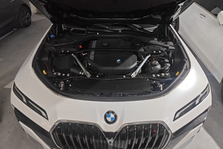 Used BMW 7 Series 2023 735Li M Sport Package Engine Bay