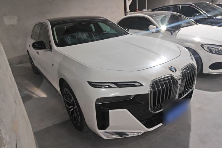 Used BMW 7 Series 2023 735Li M Sport Package Exterior 1