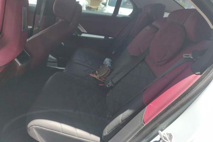 Used BMW 7 Series 2023 735Li M Sport Package Left Rear Seat