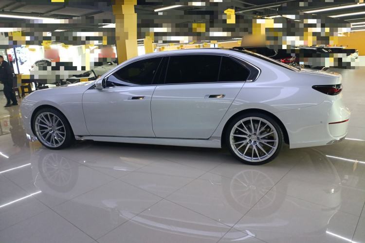 Used BMW 7 Series 2023 735Li Luxury Package Left Side