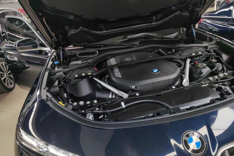 Used BMW 7 Series 2026 Model 740Li Leading-Edge M Sport Package Engine Bay Right
