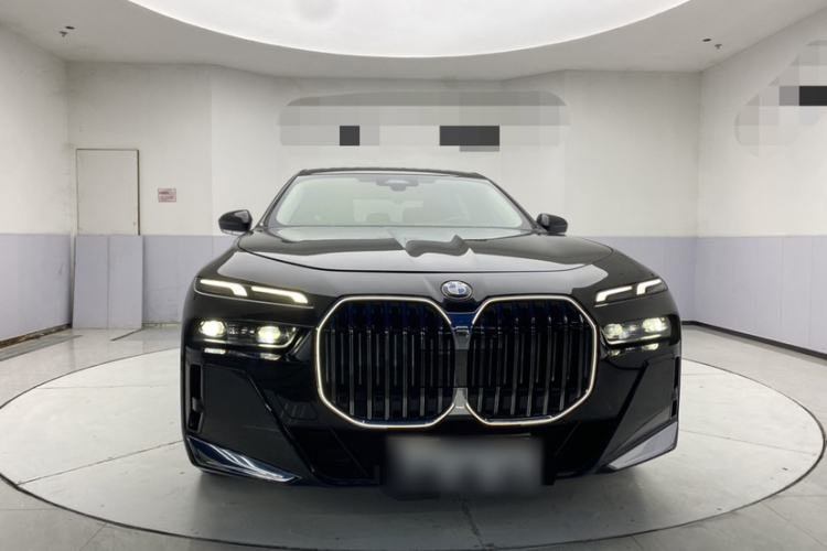 Used BMW 7 Series 2026 Model 735Li M Sport Package Exterior 2
