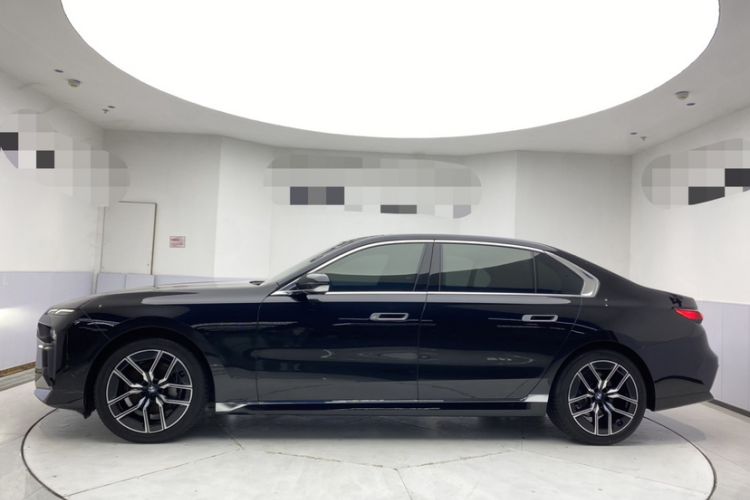 Used BMW 7 Series 2026 Model 735Li M Sport Package Exterior 3