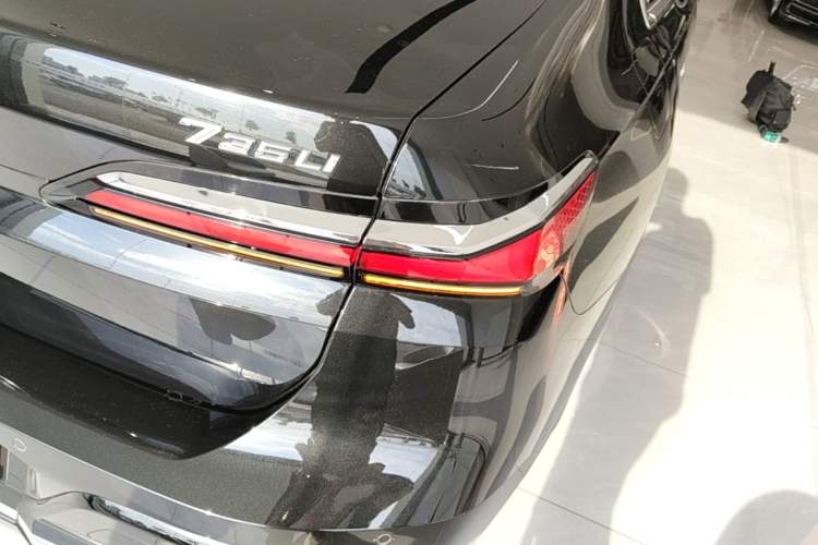 Used BMW 7 Series 2026 Model 735Li M Sport Package Right Rear Taillight