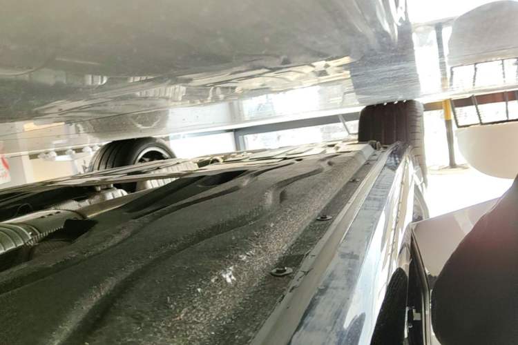 Used BMW 7 Series 2026 Model 735Li M Sport Package Right Side Sill