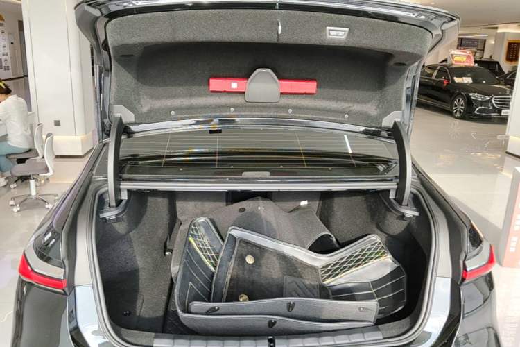 Used BMW 7 Series 2026 Model 735Li M Sport Package Trunk