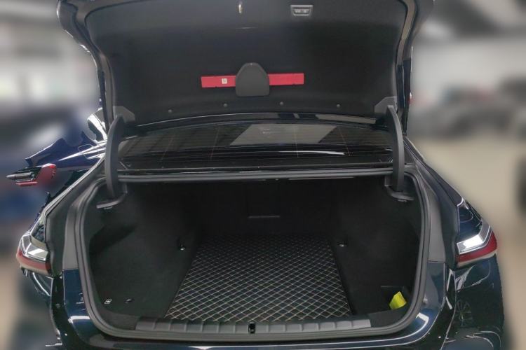 Used BMW 7 Series 2026 Model 740Li Leading-Edge M Sport Package Trunk