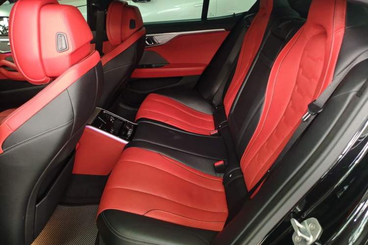 Used BMW 8 Series 2019 840i 4-Door Gran Coupe M Sport Package Left Rear Seat