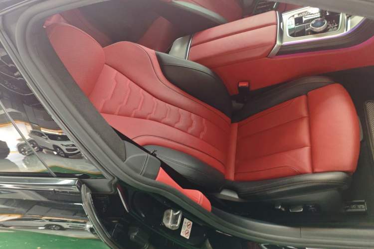 Used BMW 8 Series 2019 840i 4-Door Gran Coupe M Sport Package Right Front Seat