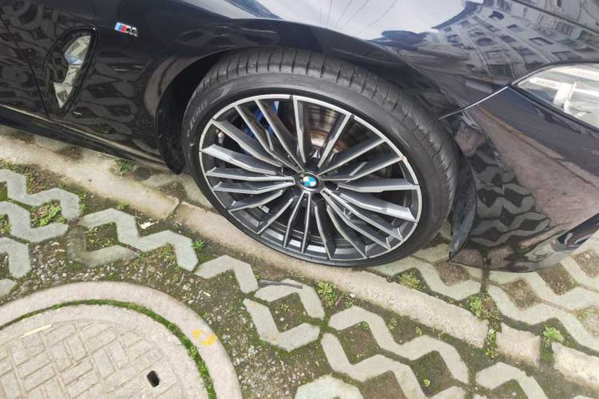 Used BMW 8 Series 2019 840i 4-Door Gran Coupe M Sport Package Right Front Wheel Hub