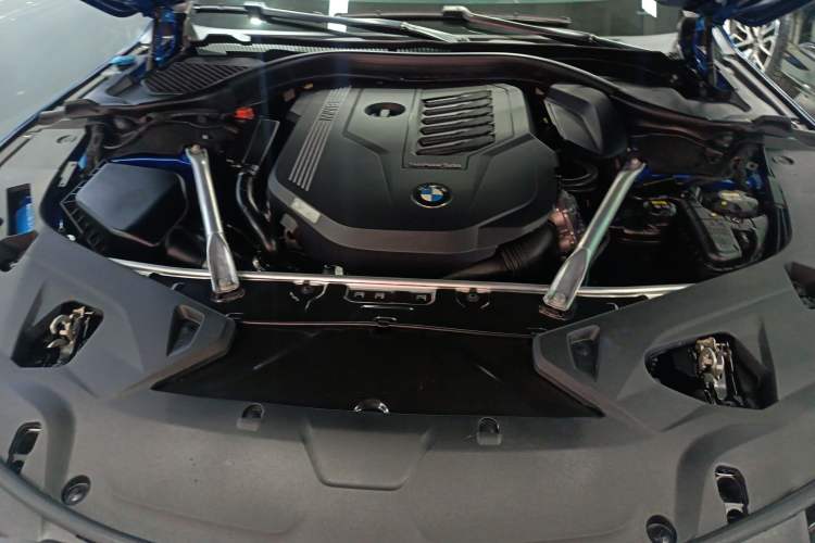 Used BMW 8 Series 2019 840i 4-Door Gran Coupe M Sport Package Engine Bay