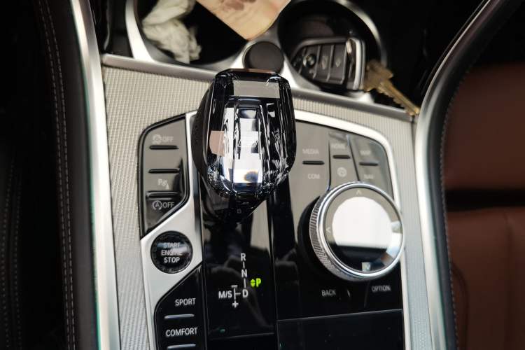 Used BMW 8 Series 2019 840i 4-Door Gran Coupe M Sport Package Gear Lever
