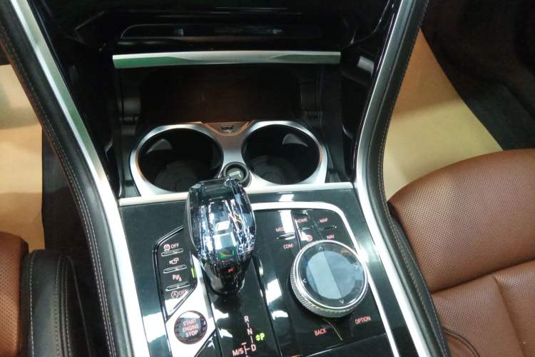 Used BMW 8 Series 2019 840i 4-Door Gran Coupe M Sport Package Gear Lever