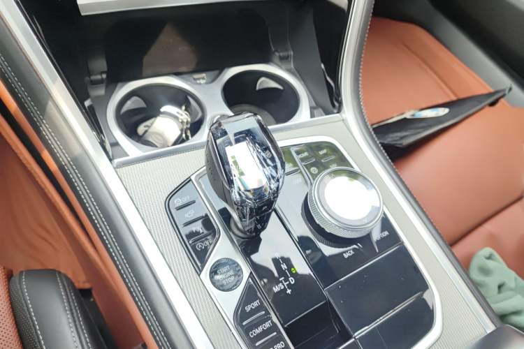 Used BMW 8 Series 2019 840i 4-Door Gran Coupe M Sport Package Gear Lever