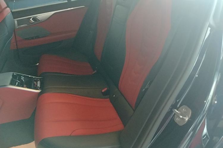 Used BMW 8 Series 2019 840i 4-Door Gran Coupe M Sport Package Left Rear Seat