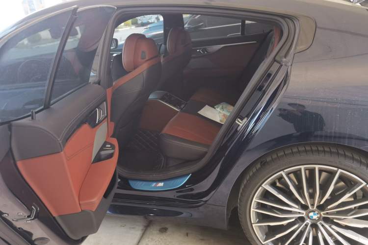 Used BMW 8 Series 2019 840i 4-Door Gran Coupe M Sport Package Left Rear Seat
