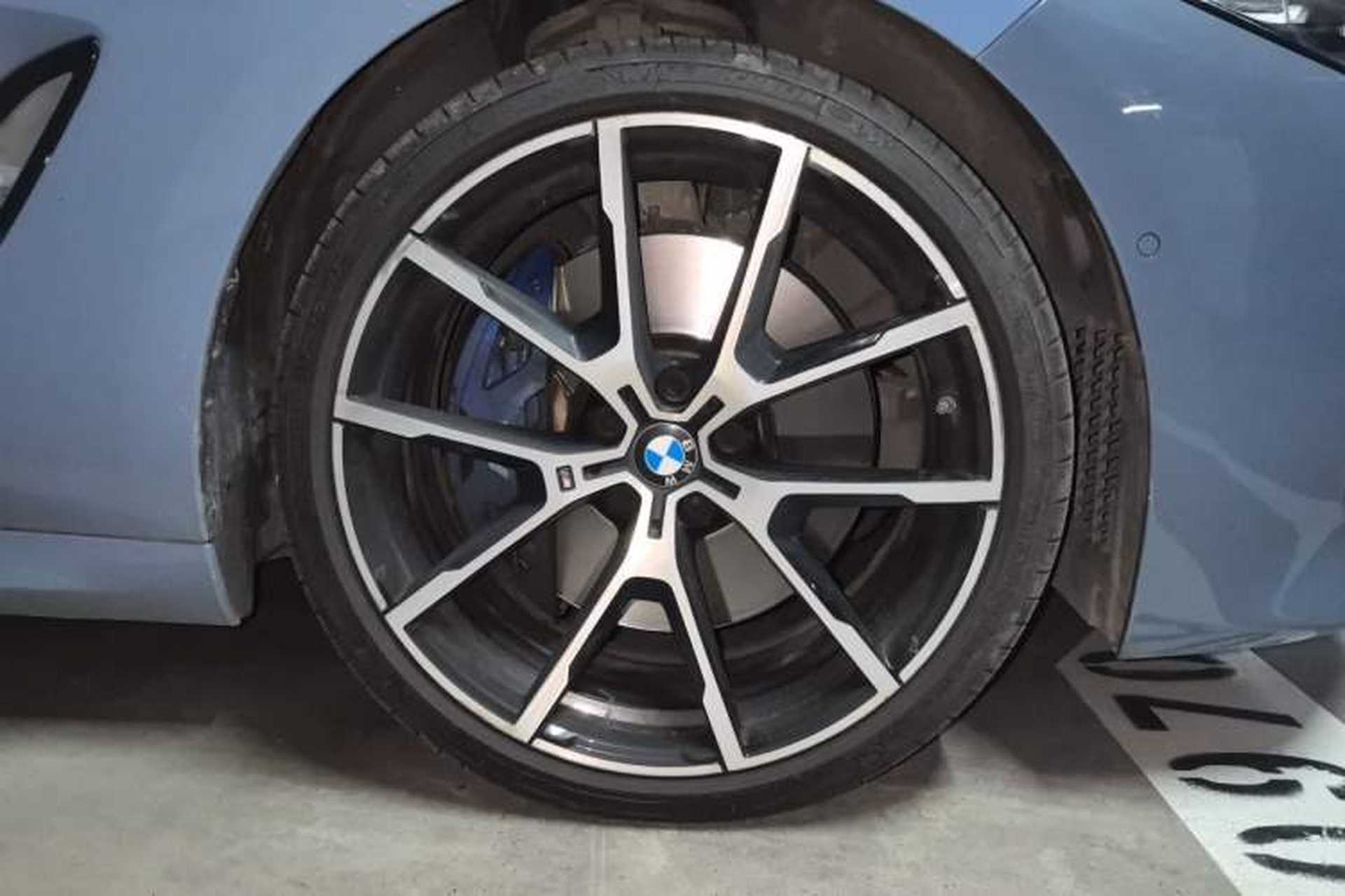 Used BMW 8 Series 2019 840i xDrive 4-Door Gran Coupe M Sport Package Right Front Wheel Hub