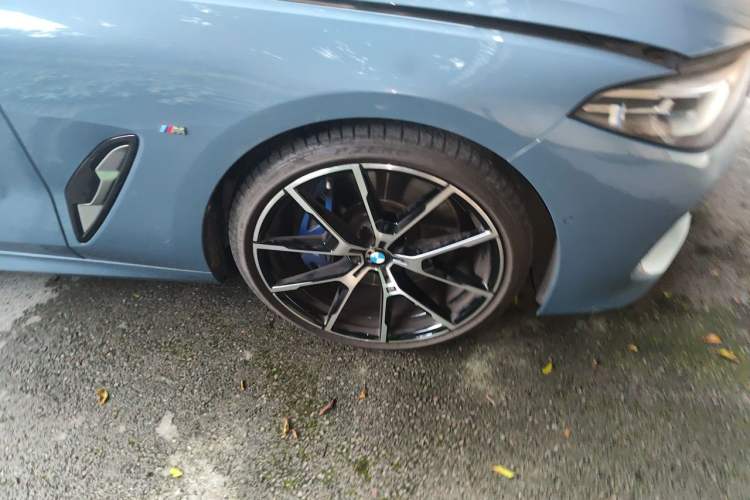 Used BMW 8 Series 2019 840i xDrive 4-Door Gran Coupe M Sport Package Right Front Wheel Hub
