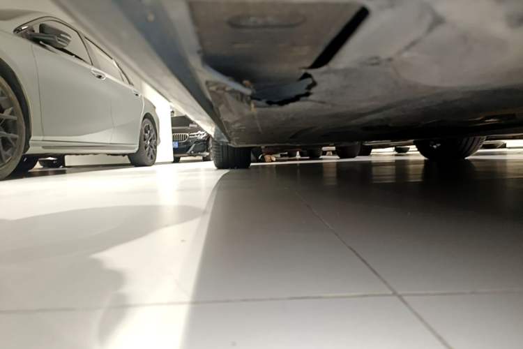 Used BMW 8 Series 2019 840i 4-Door Gran Coupe M Sport Package Right Side Sill