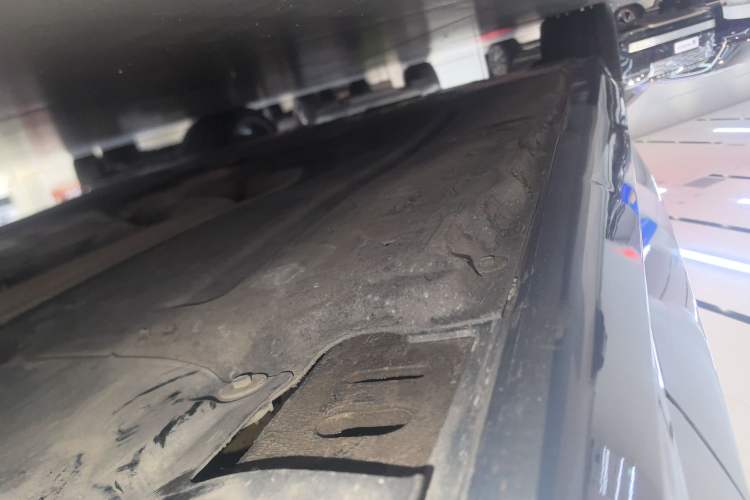 Used BMW 8 Series 2019 840i 4-Door Gran Coupe M Sport Package Right Side Sill