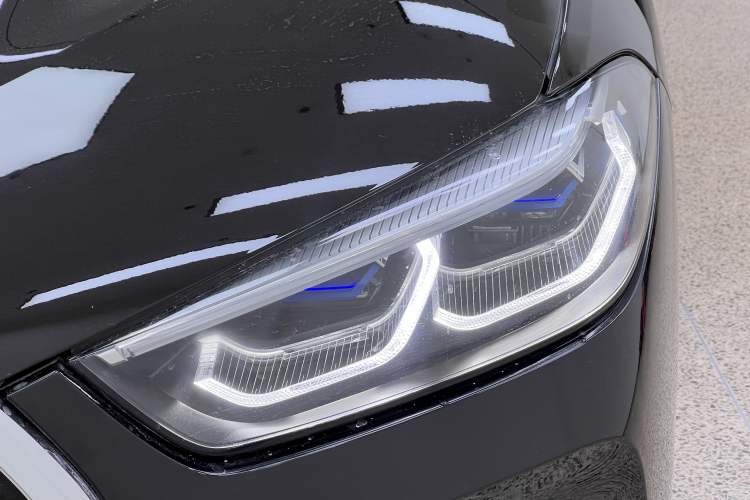 Used BMW 8 Series 2019 840i Convertible Coupe M Sport Package Exterior 11