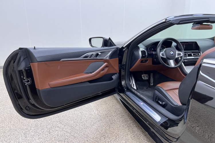Used BMW 8 Series 2019 840i Convertible Coupe M Sport Package Interior 1