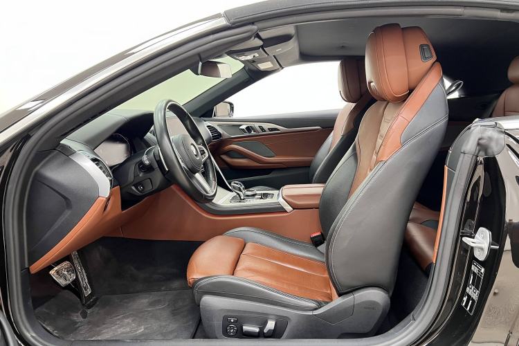 Used BMW 8 Series 2019 840i Convertible Coupe M Sport Package Interior 3