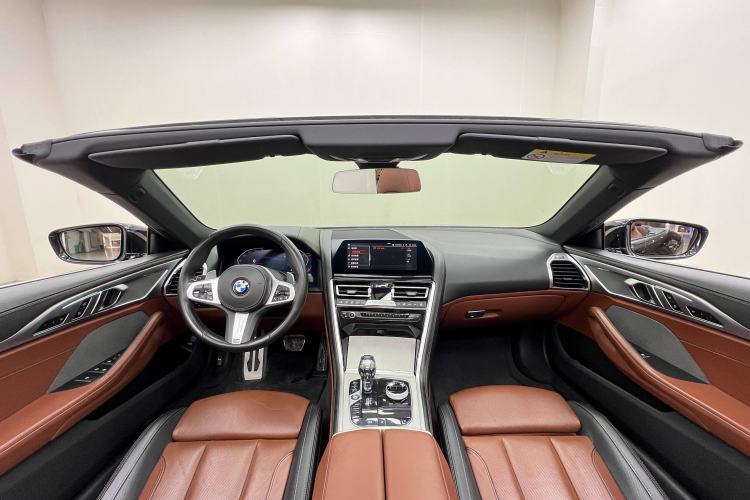 Used BMW 8 Series 2019 840i Convertible Coupe M Sport Package Interior 4
