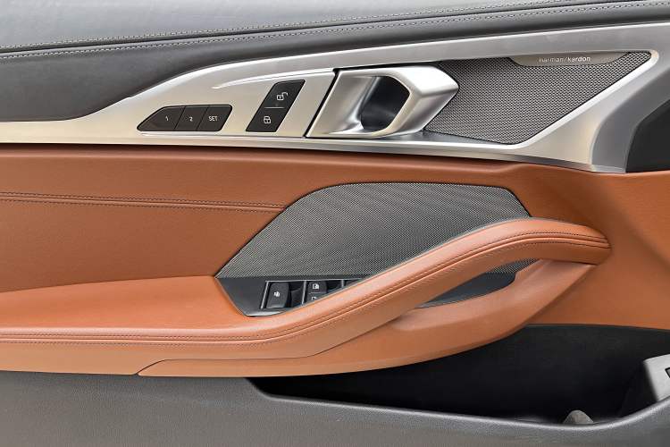 Used BMW 8 Series 2019 840i Convertible Coupe M Sport Package Interior 7