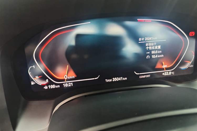 Used BMW 8 Series 2019 840i Convertible Coupe M Sport Package Odometer Close Up