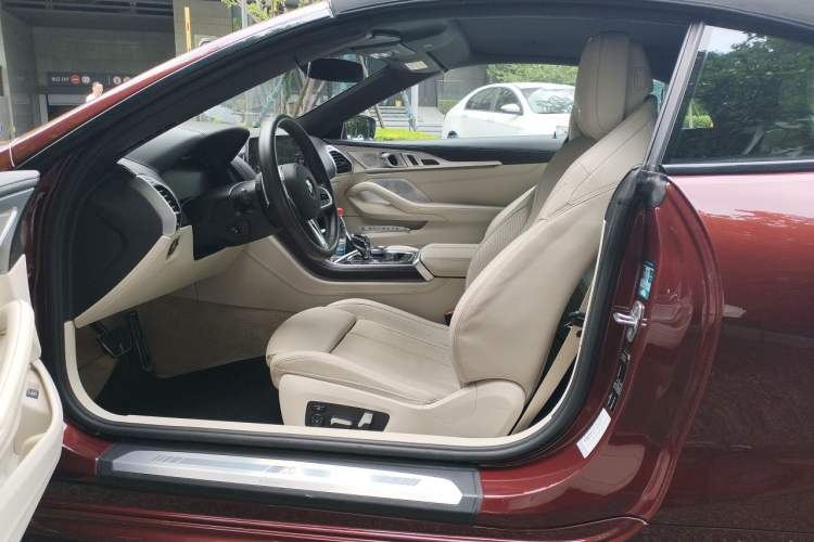 Used BMW 8 Series 2019 840i Convertible Coupe M Sport Package Driver Seat