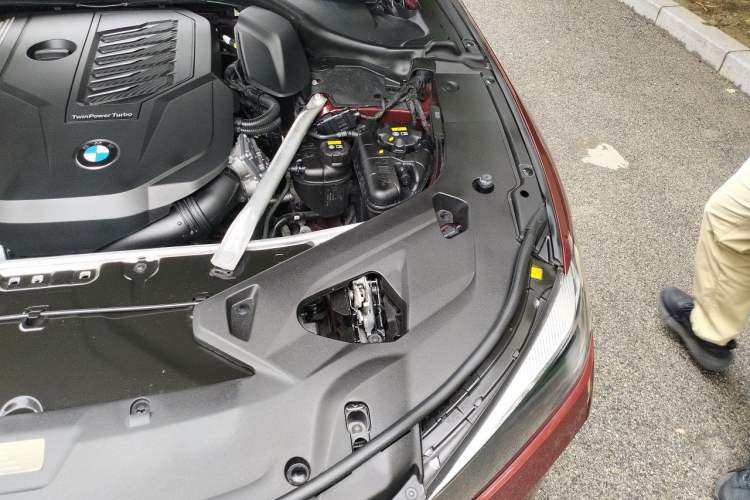 Used BMW 8 Series 2019 840i Convertible Coupe M Sport Package Engine Bay Left