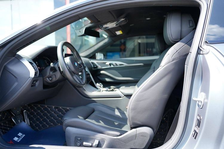 Used BMW 8 Series 2019 840i Coupe M Sport Package Interior 5