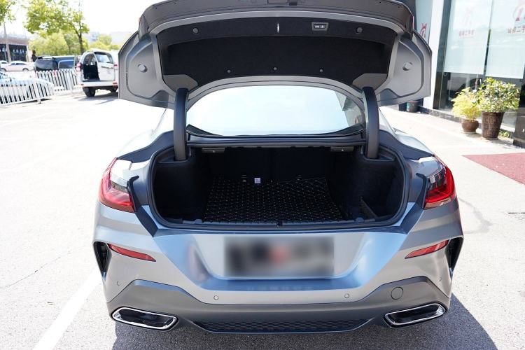 Used BMW 8 Series 2019 840i Coupe M Sport Package Interior 6