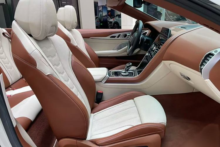 Used BMW 8 Series 2019 840i Convertible Coupe M Sport Package Interior 3