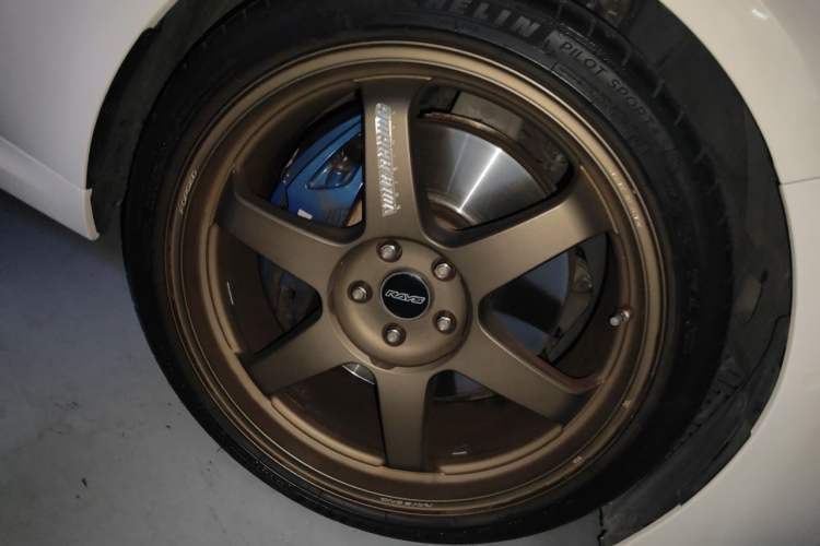 Used BMW 8 Series 2019 840i Coupe M Sport Package Right Front Wheel Hub
