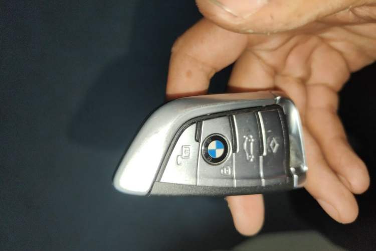 Used BMW 8 Series 2019 840i Coupe M Sport Package Vehicle Key