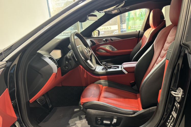 Used BMW 8 Series 2021 Facelift 840i xDrive 4-Door Coupe M Sport Package Interior 5