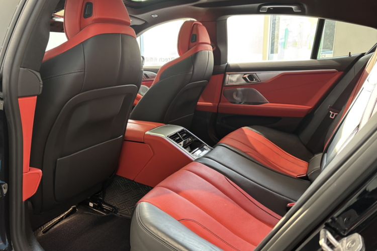 Used BMW 8 Series 2021 Facelift 840i xDrive 4-Door Coupe M Sport Package Interior 8