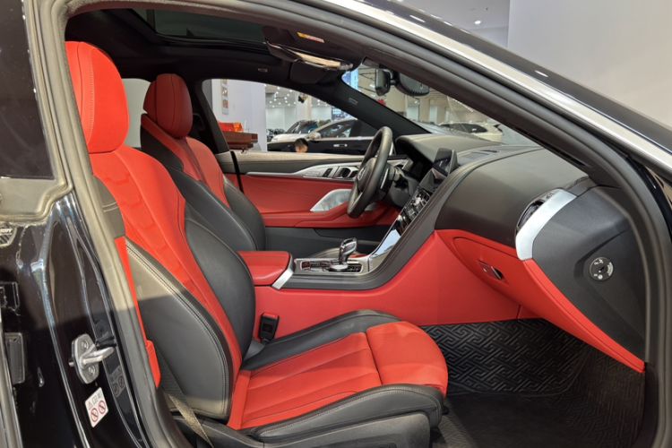 Used BMW 8 Series 2021 Facelift 840i xDrive 4-Door Coupe M Sport Package Interior 9