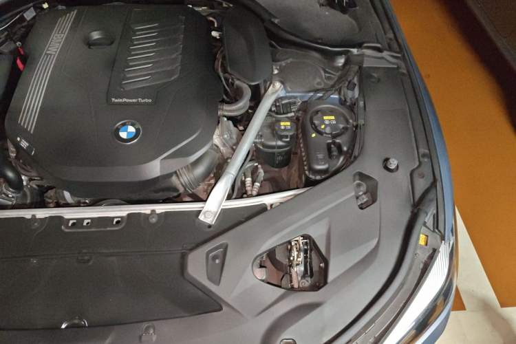 Used BMW 8 Series 2021 Facelift 840i xDrive 4-Door Coupe M Sport Package Engine Bay Left