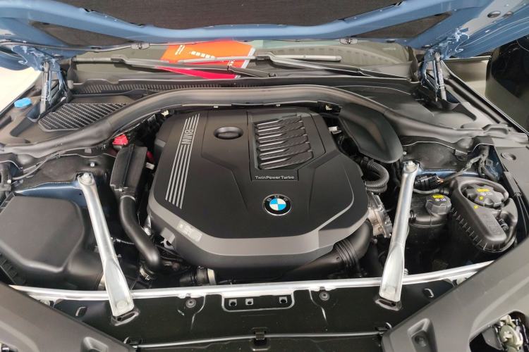 Used BMW 8 Series 2021 Facelift 840i xDrive 4-Door Coupe M Sport Package Engine Bay