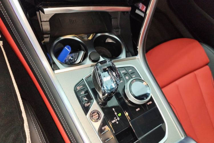 Used BMW 8 Series 2021 Facelift 840i xDrive 4-Door Coupe M Sport Package Gear Lever