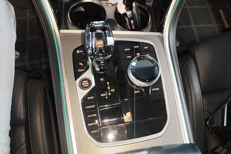 Used BMW 8 Series 2021 Facelift 840i Four-Door Coupe M Sport Package Gear Lever