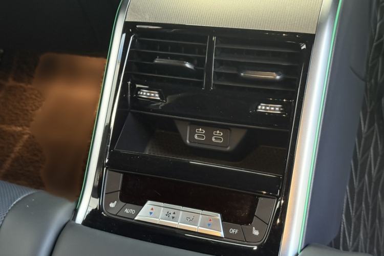 Used BMW 8 Series 2021 Facelift 840i Four-Door Coupe M Sport Package Interior 3