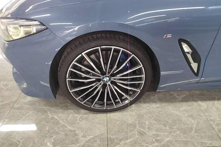Used BMW 8 Series 2021 Facelift 840i Four-Door Coupe M Sport Package Left Front Wheel Hub