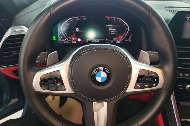 Used BMW 8 Series 2021 Facelift 840i xDrive 4-Door Coupe M Sport Package Steering Wheel
